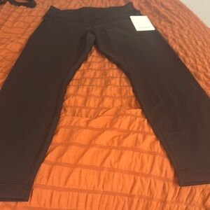 Black Lululemon wunder under smooth cover Leggings